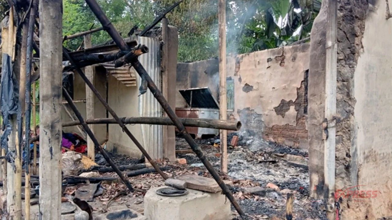মায়ের সম্পত্তি না পেয়ে দাদা-দাদিকে মারধর করে ঘরে আগুন দেওয়ার অভিযোগ