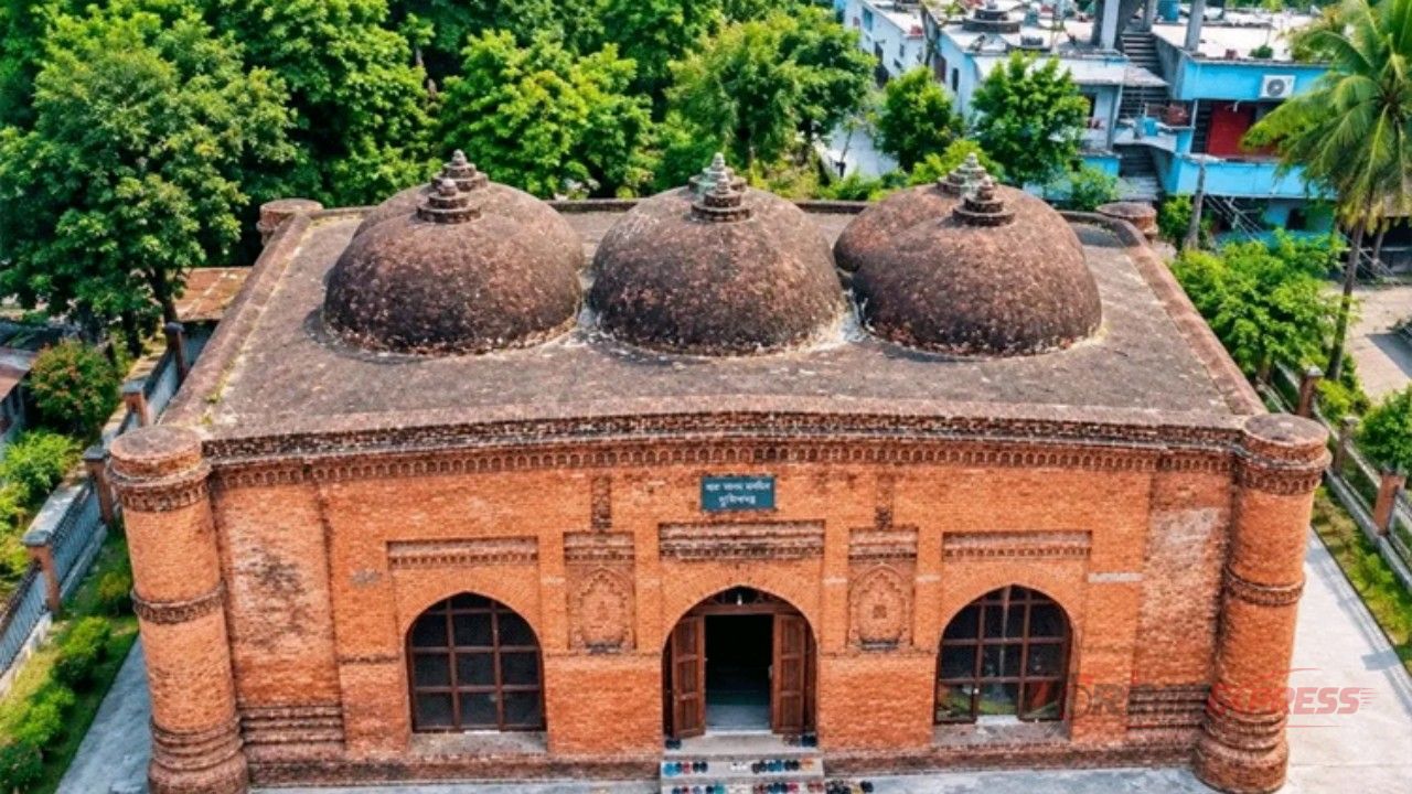 সাড়ে পাঁচশ বছর ধরে নামাজের ধারা, এবার সংরক্ষণের দাবি